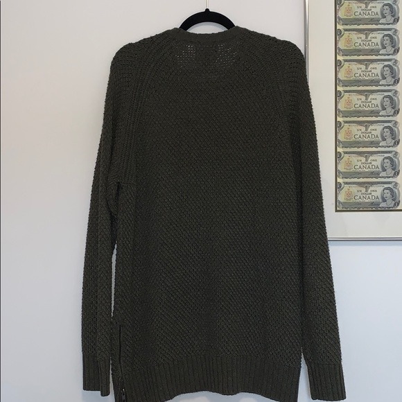 Forever 21 Sweater - Picture 2 of 3